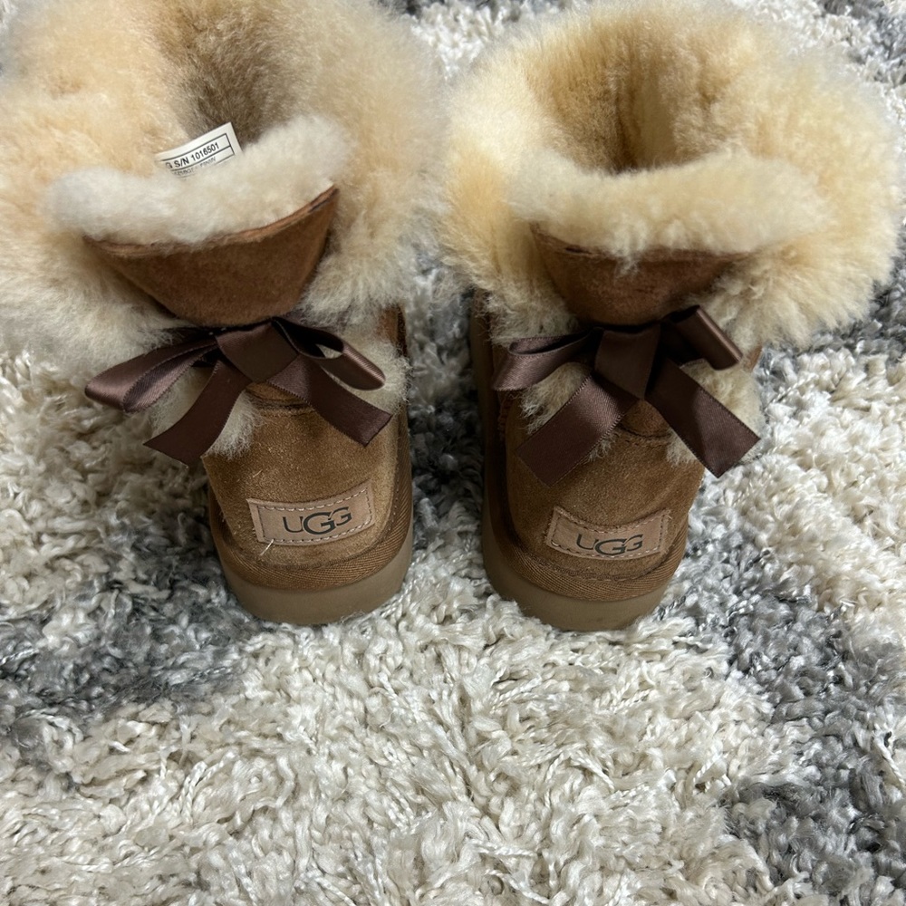 Ugg bailey boots good condition